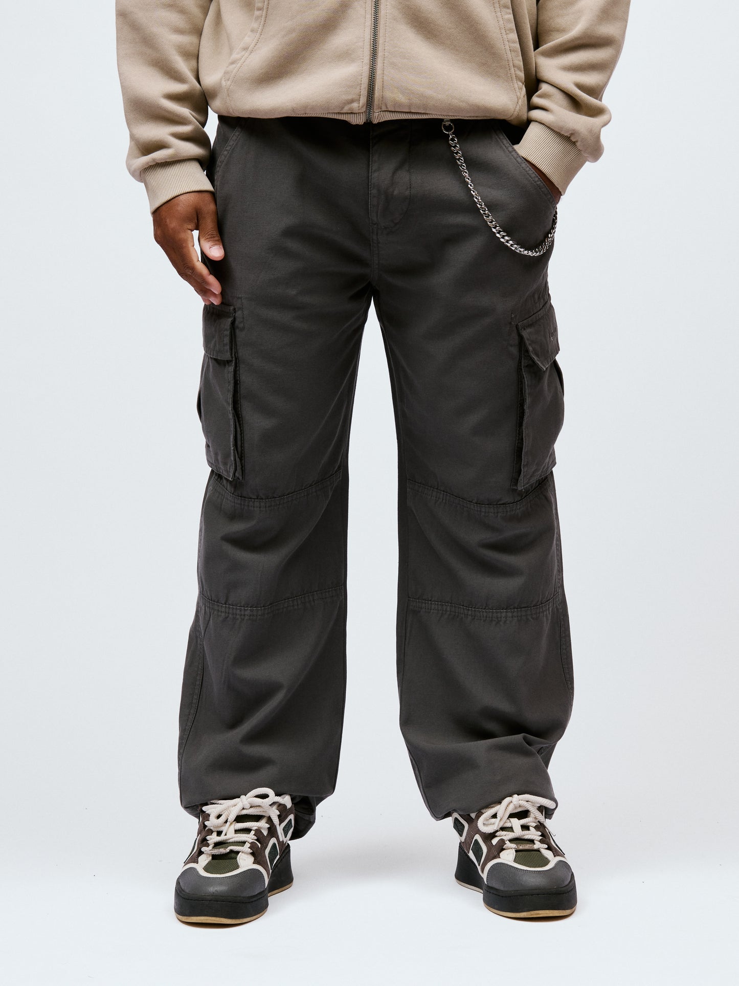 Kodo Clo. Utility Cargo Trousers with Chain - Grey